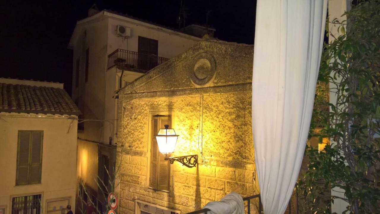 Centro E Spiaggia Ambra Anguillara Sabazia Bagian luar foto